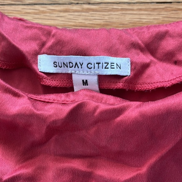 SUNDAY CITIZEN size medium washable silk camisole and short set - Picture 2 of 3